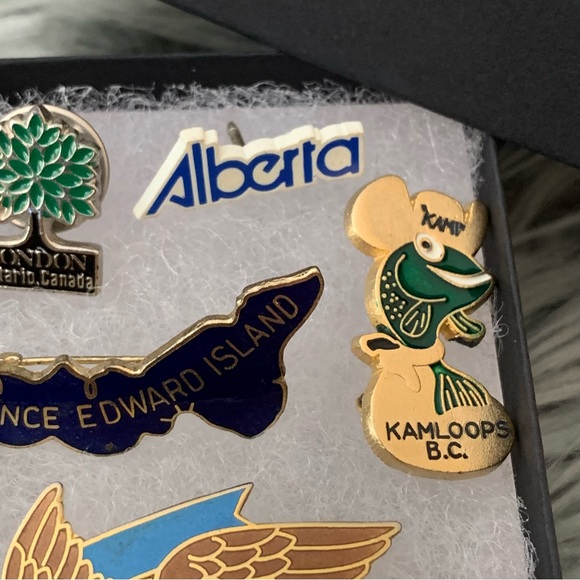Vintage Pin Lot Canadian - Picture 4 of 9
